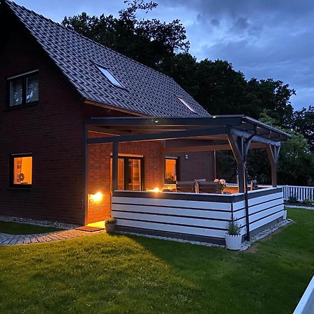 Strandhaus Mathea - Ruhige Lage Direkt Am Fleesensee - Parkplatz, Kamin, Sauna - Familienfreundlich Unter Göhren Esterno foto